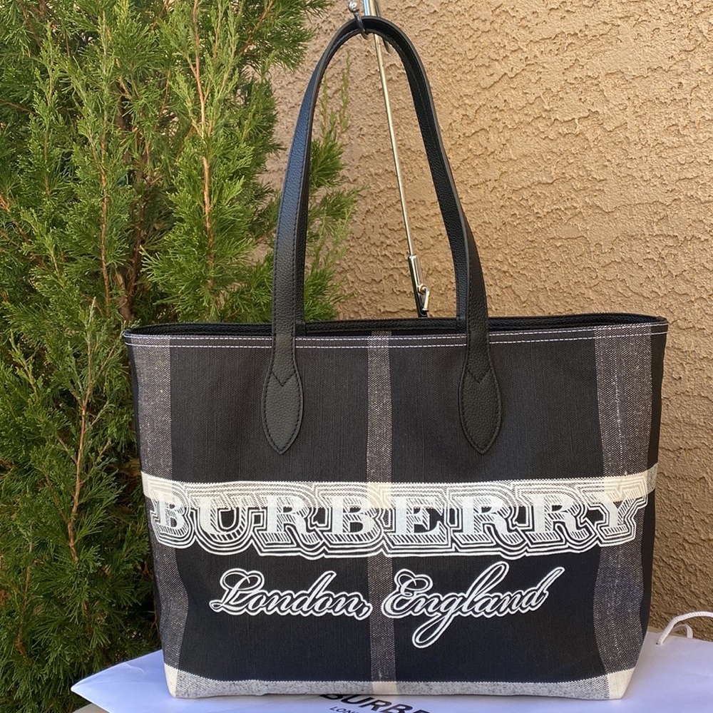 Burberry - Picture 3 of 16